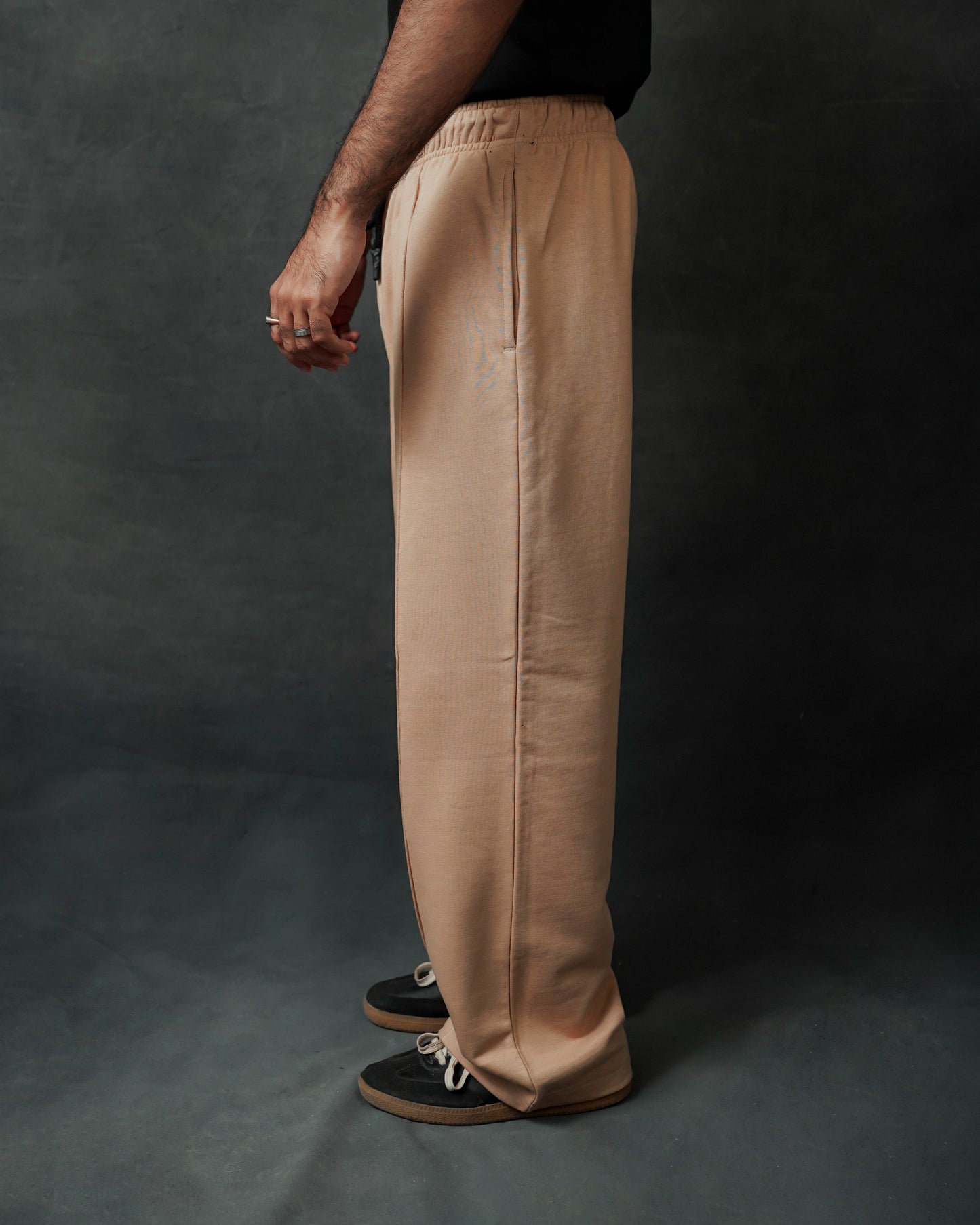CARAMEL PLEATED STRAIGHT TROUSER