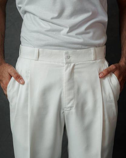 WHITE PLEATED STRAIGHT PANT