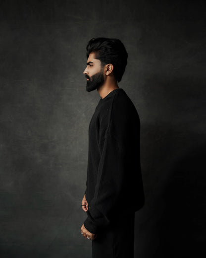 RICH BLACK RELAXED SWEATER