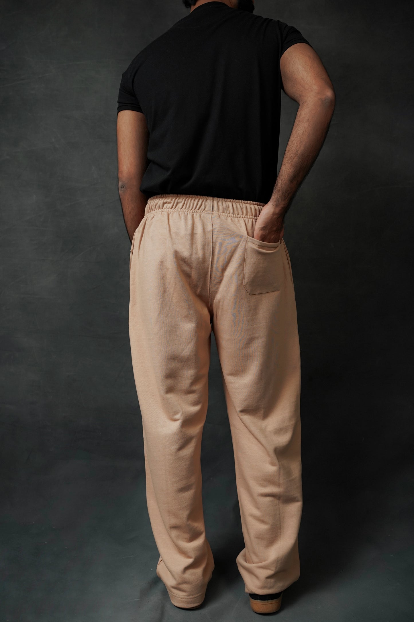 CARAMEL PLEATED STRAIGHT TROUSER