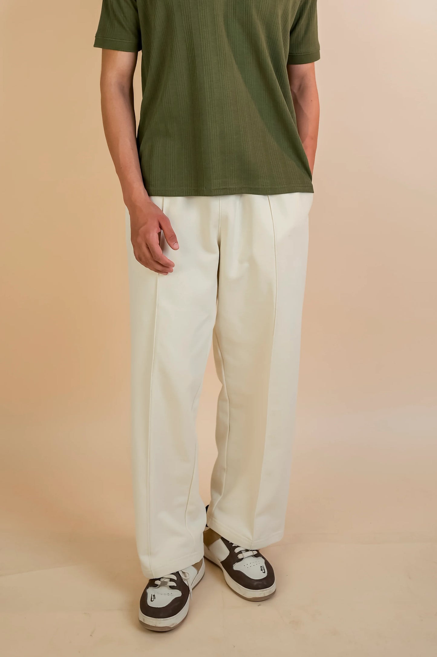BEIGE PLEATED STRAIGHT TROUSER